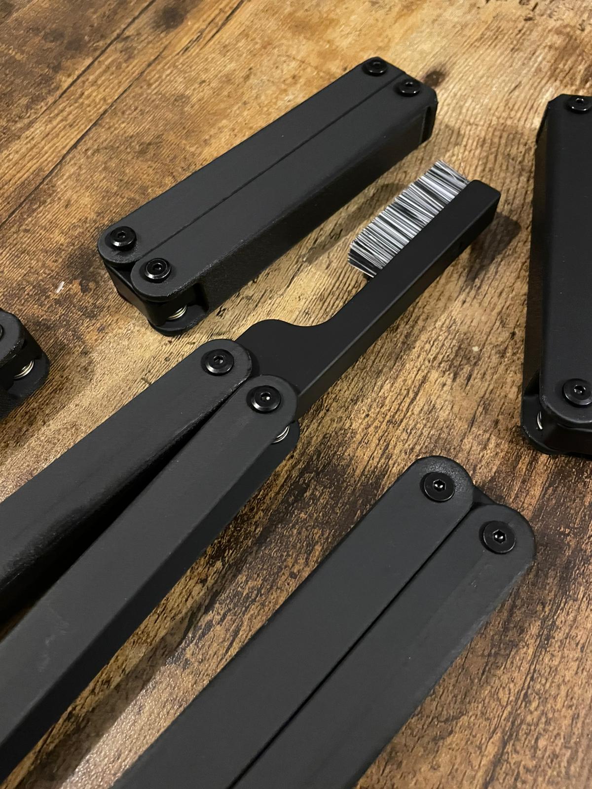 Hybrid Murdered-out Black Butterfly Climbing Brush