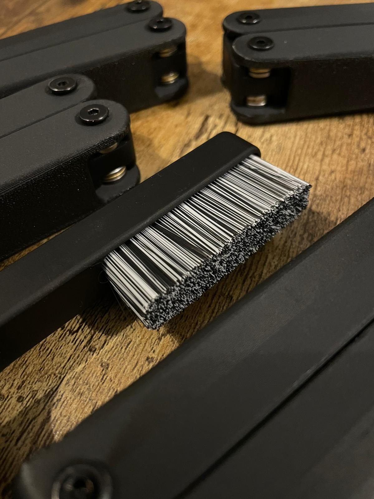Hybrid Murdered-out Black Butterfly Climbing Brush